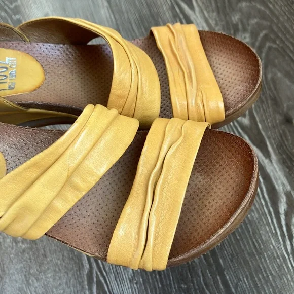 Miz Mooz Cassie leather wedge sandals - Picture 10 of 17